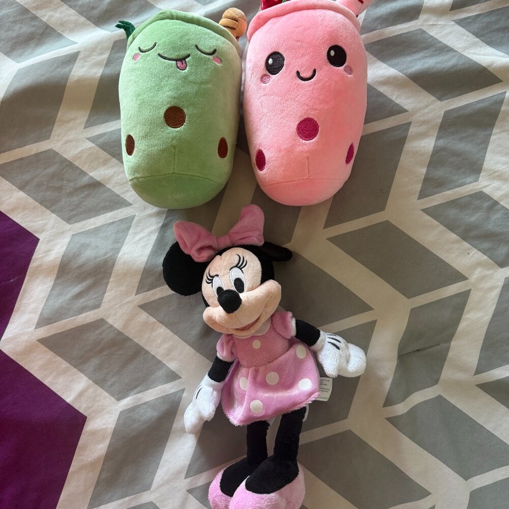 Plushies - 2 bobas and.a minnie